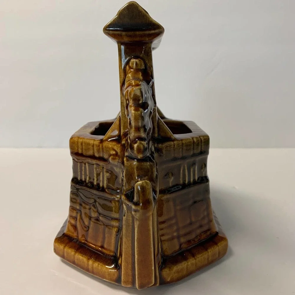 McCOY Vintage Wishing‎ Well Planter
